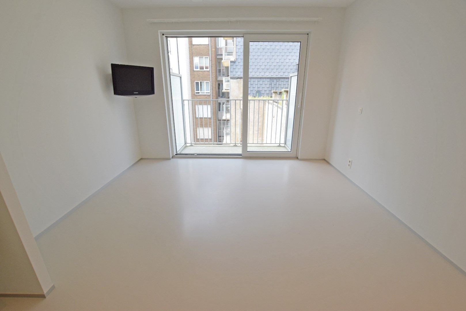 Nieuwbouwappartement met 1 slaapkamer gelegen in hartje Zoute met prachtig zicht over de villa's van het Zoute! foto 7