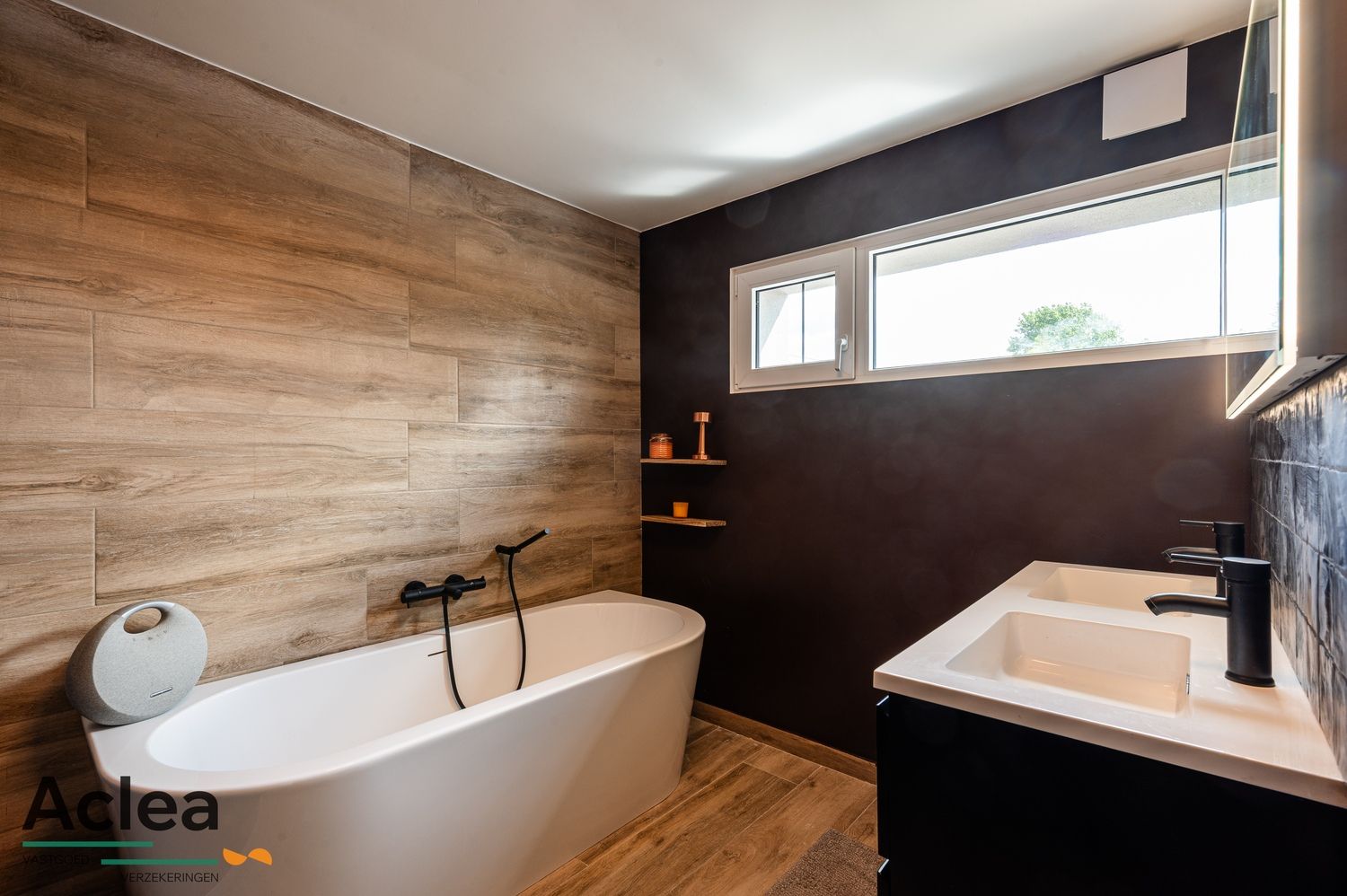 Stijlvolle, ruime woonst op een mooi perceel foto 24