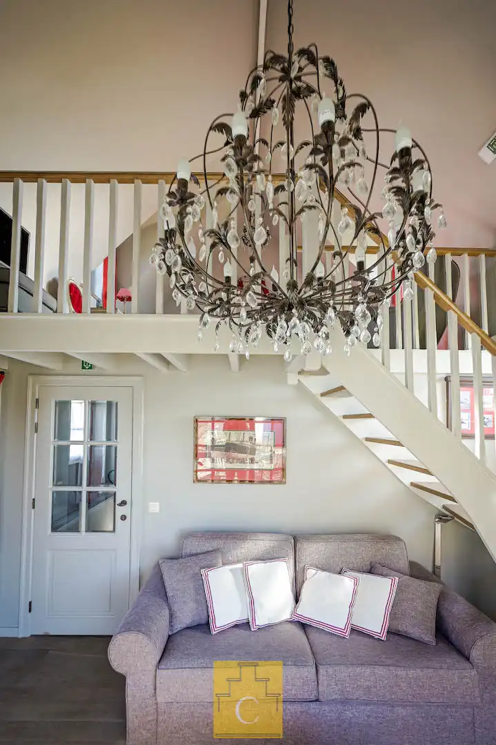 Idyllisch gelegen landgoed, voormalige hoeve, met karakterwoning, vakantieverblijf/boutique B & B met 6 vergunde kamers, parking en weide op circa 1 ha foto 14