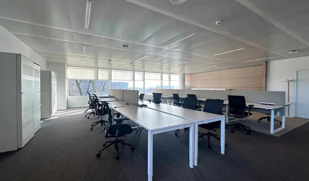 Gemeubeld kantoor met dienstverlening in AA-Tower in Gent foto 5