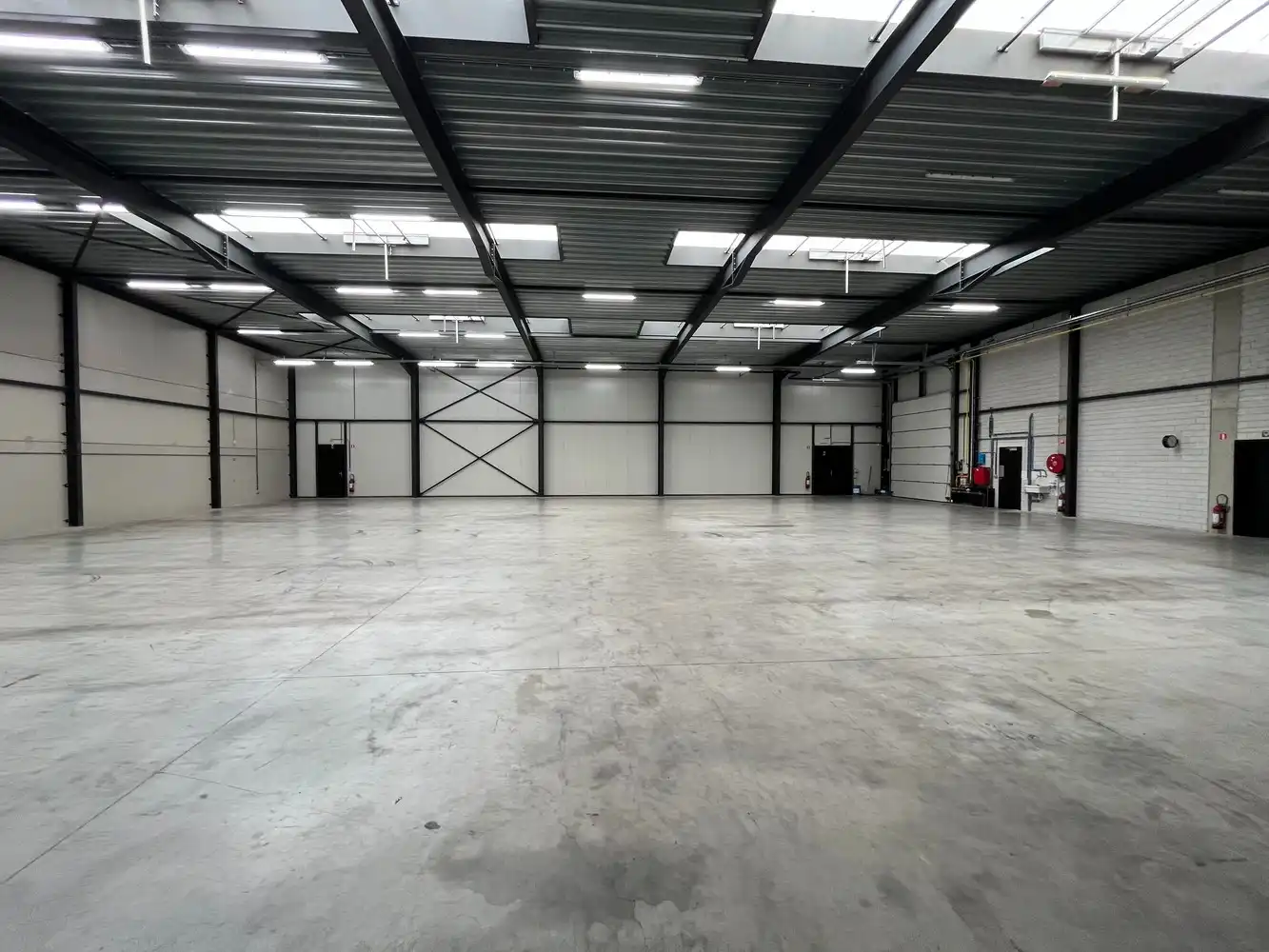 217m² kantoren + 696m² bedrijfshal foto 20