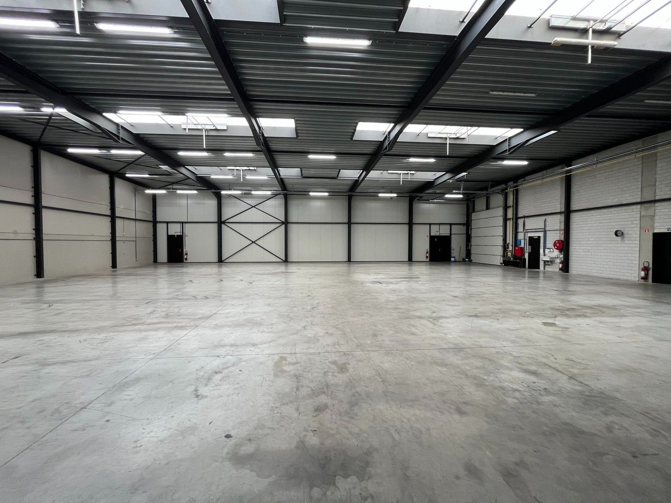 217m² kantoren + 696m² bedrijfshal foto 20