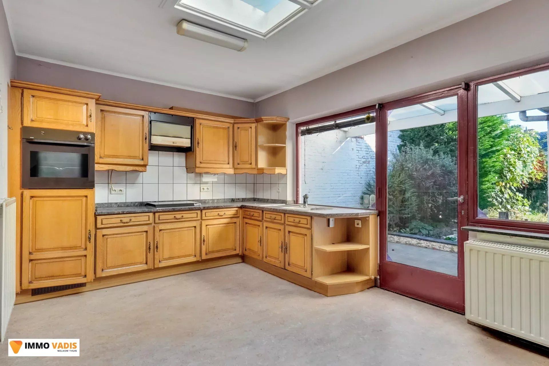 Woning met drie slaapkamers en dubbele garage foto 5