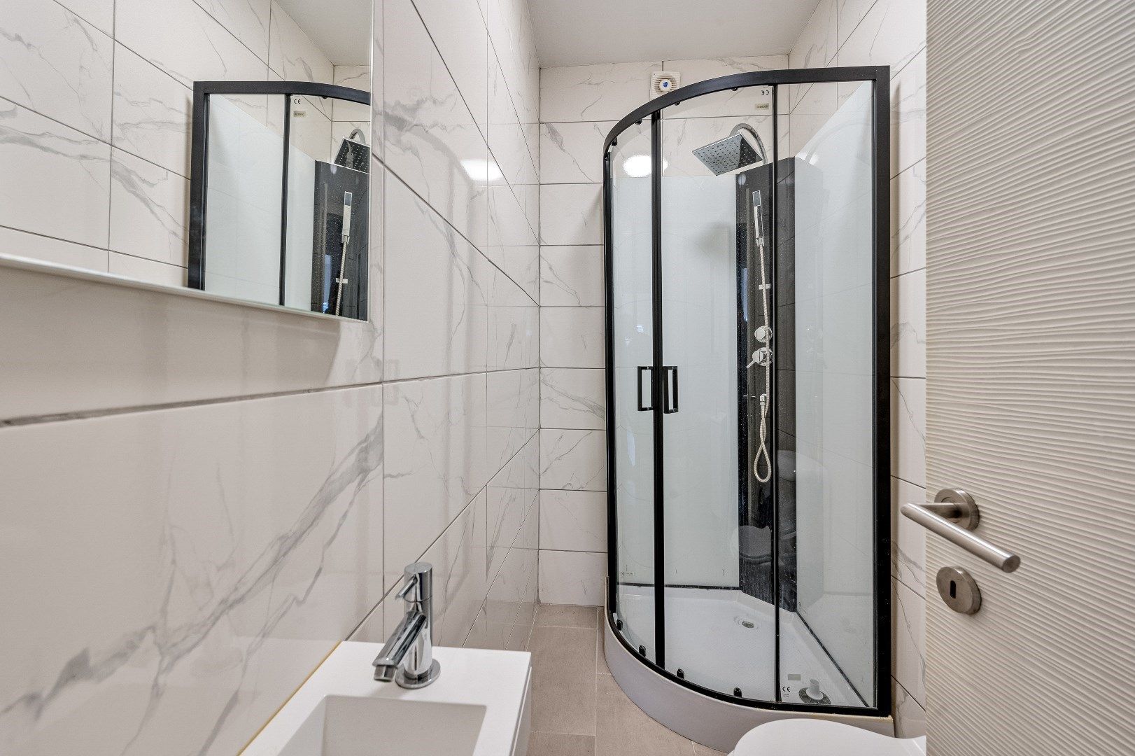 Gerenoveerde stadwoning met 4 slaapkamers foto 11
