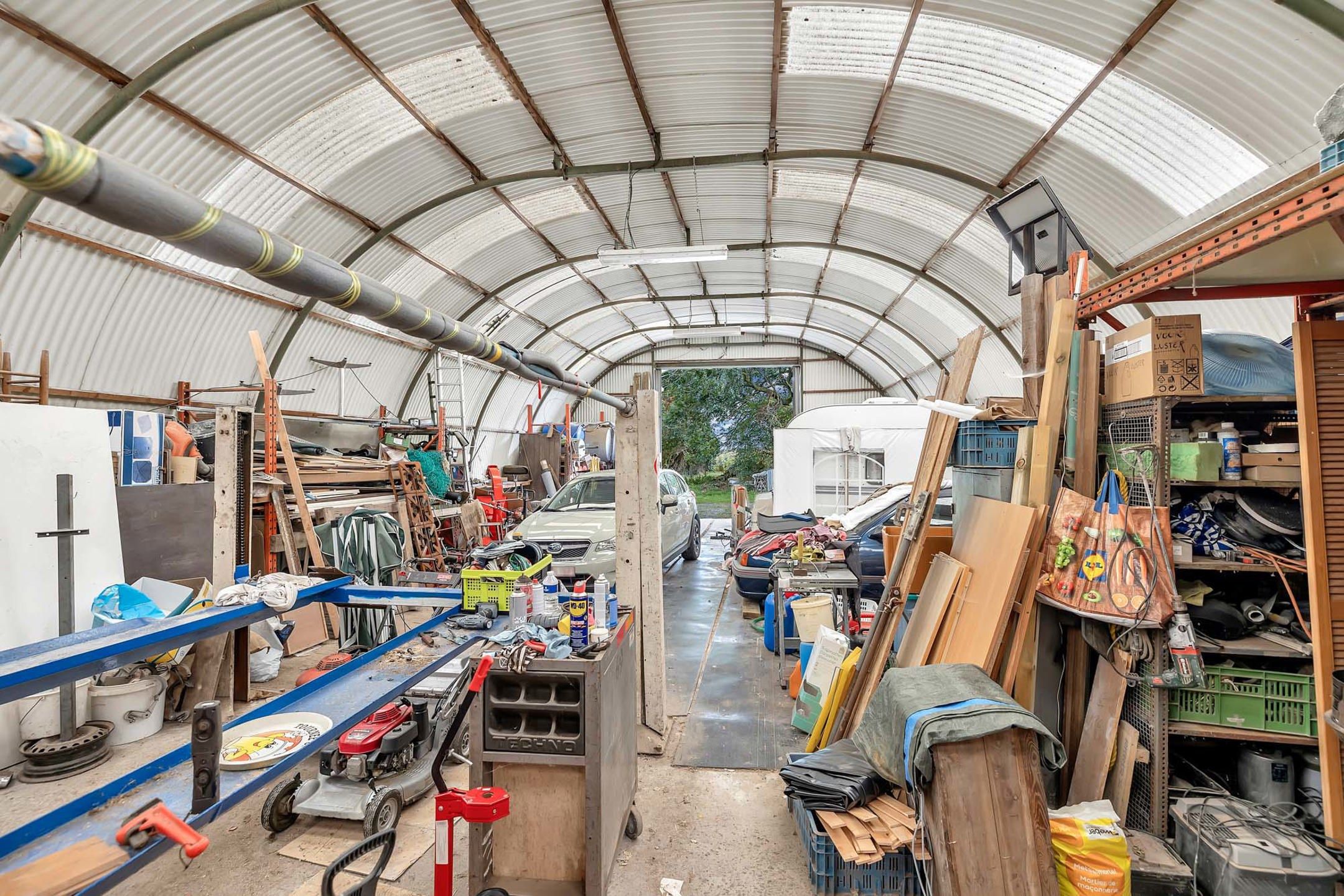 Prachtig landhuis met bijgebouwen op perceel van 28a 45ca foto 27