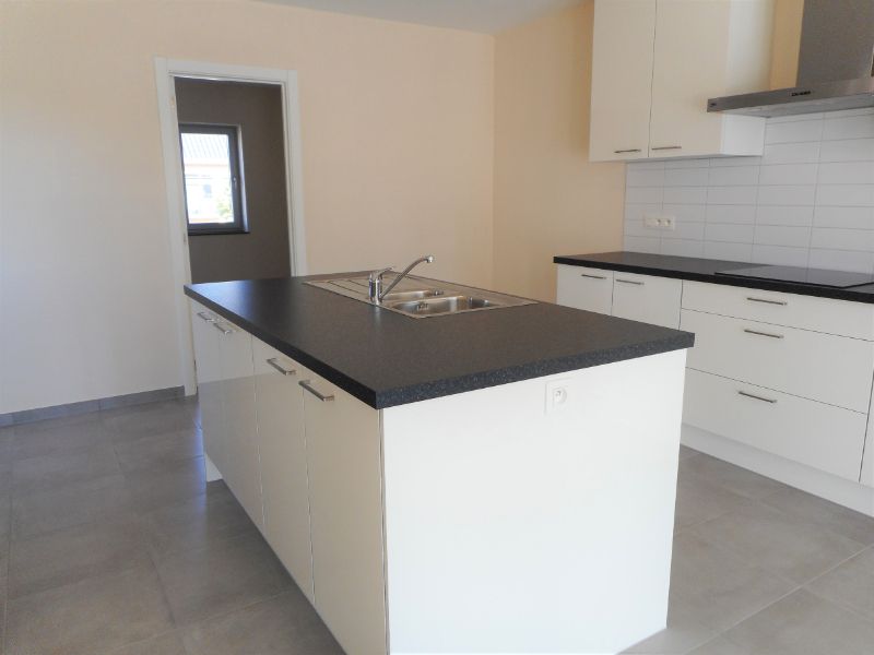 Instapklaar duplexappartement met 2 ruime slpks,  ruim terras (18m²), ondergrondse autostpl + kelder foto 9