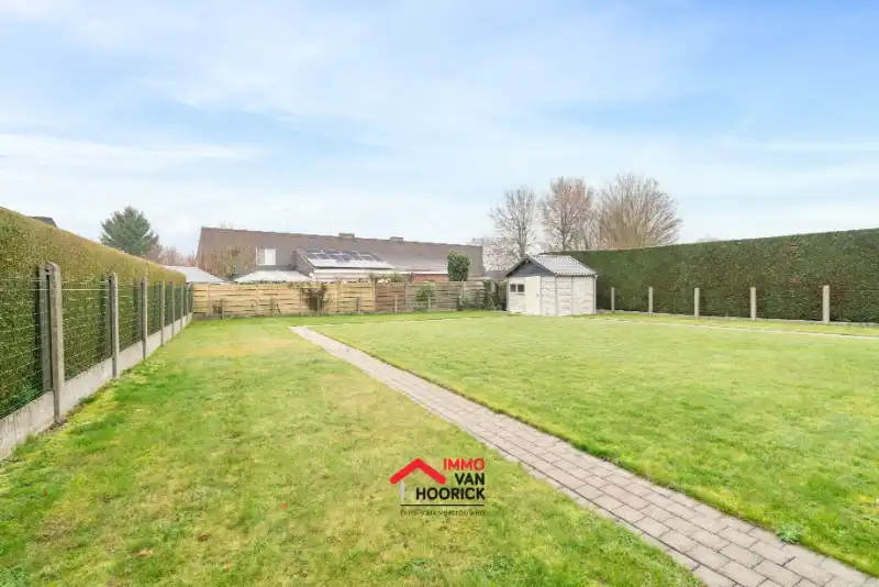 Mooie ruime woning 4 slaapkamers op 855m² foto 4