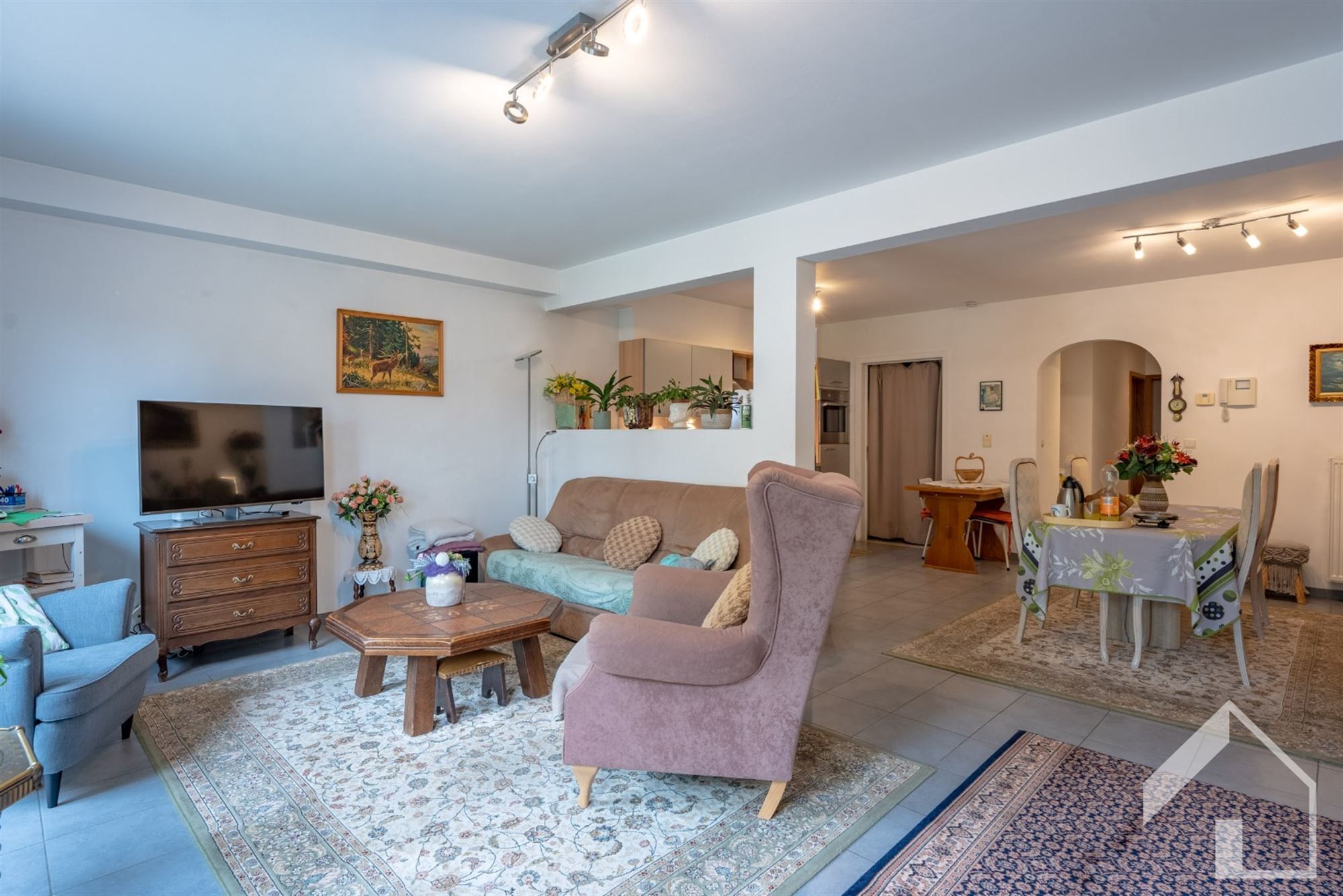 MOOI GELIJKVLOERSAPPARTEMENT MET GARAGE foto 6