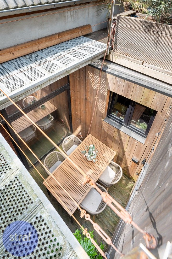 Twee terrassen, vier slaapkamers & tonnen karakter foto 6