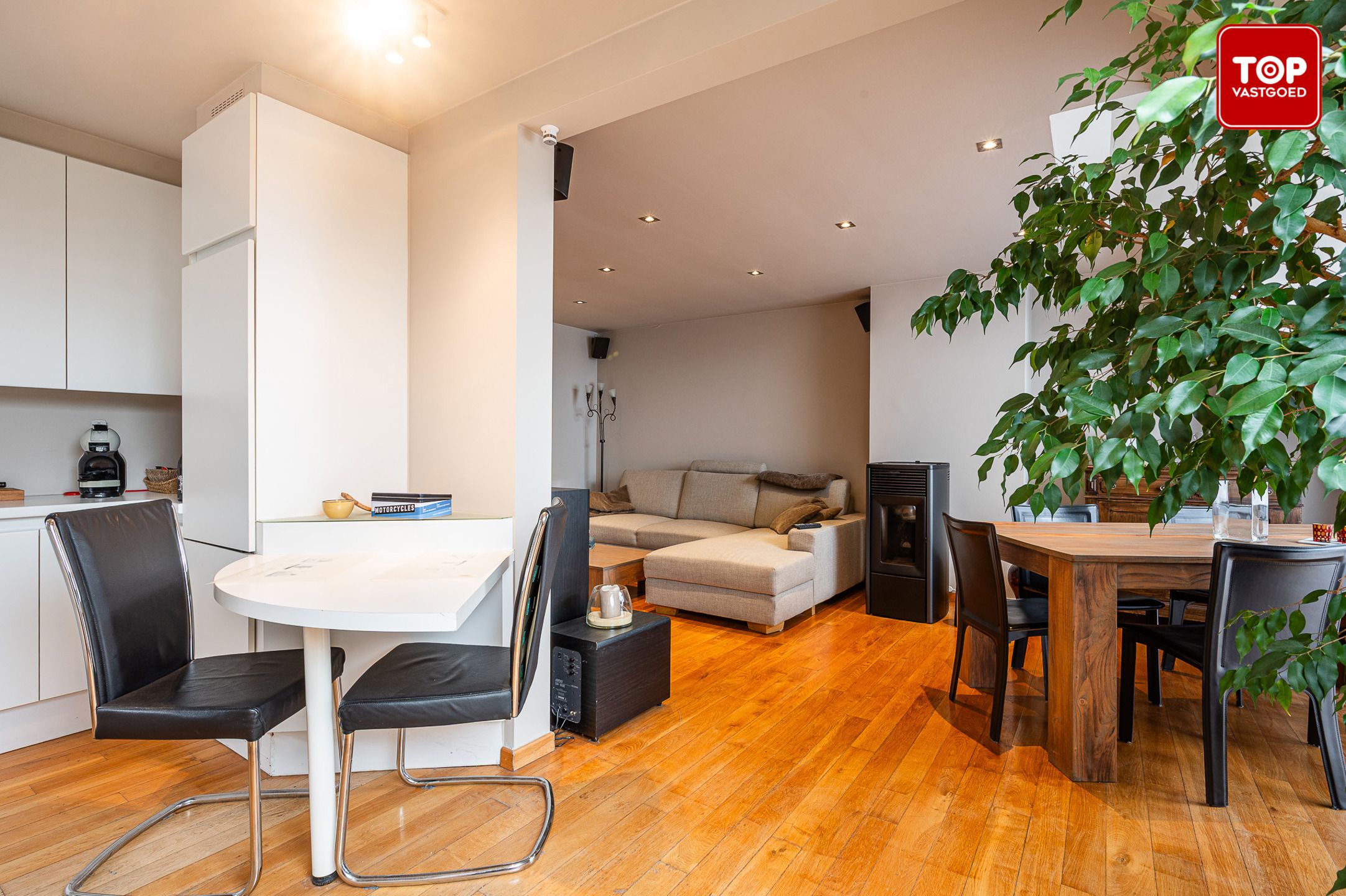 Instapklaar 2 slaapkamer appartement met garage in kleinschalig gebouw foto 5