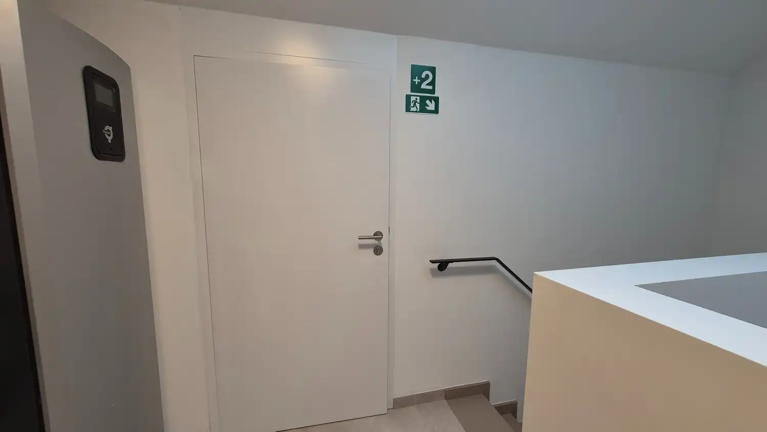 Uitzonderlijk ruime nieuwbouwwoning met 2 aparte appartementen -perfect voor co-housing, kangoeroewonen of wonen + zorgwoonst. foto 16