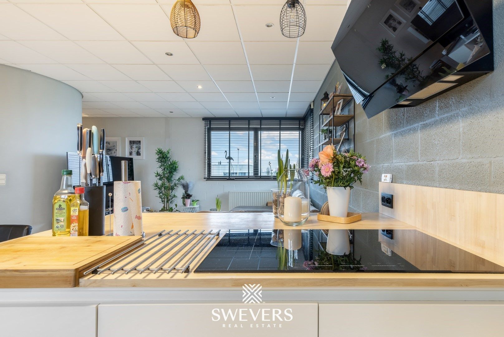 Industrieel pand met loods, toonzaal en woongedeelte in Gingelom foto 9