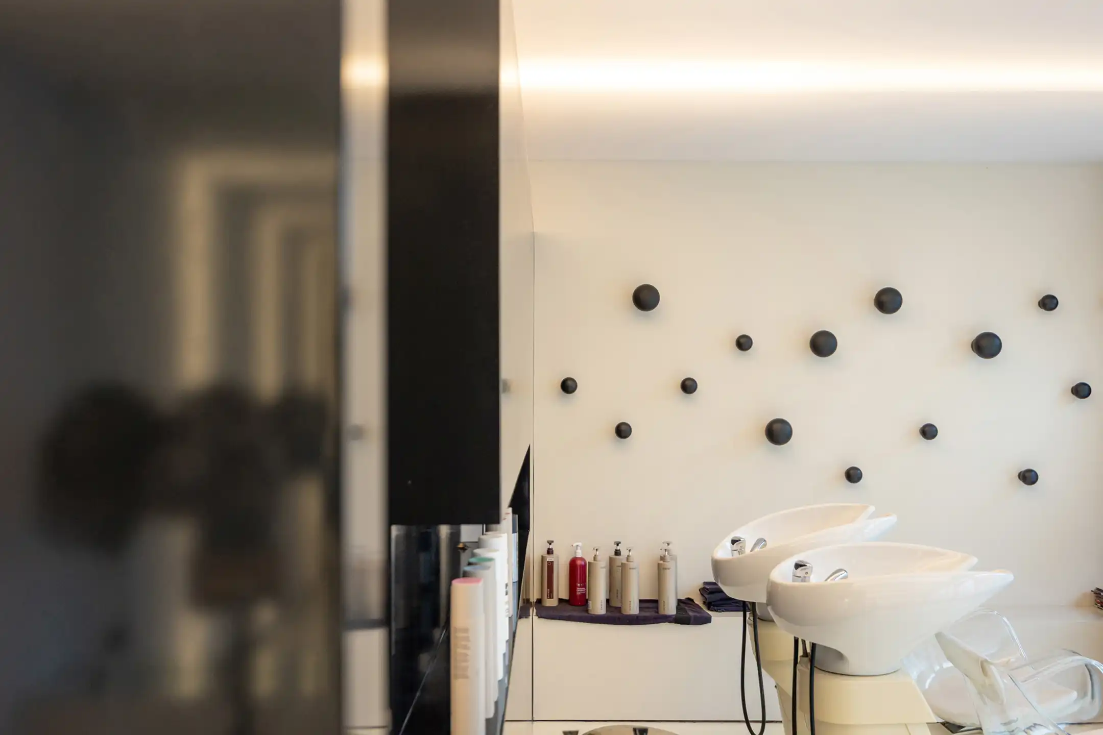 Gelijkvloerse handelszaak te koop in Linkeroever foto 2