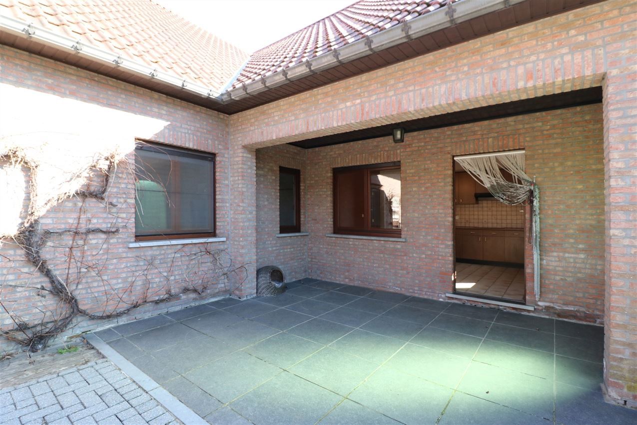 Label c, mooi gelegen landhuis, zonnige leefruimte foto 16