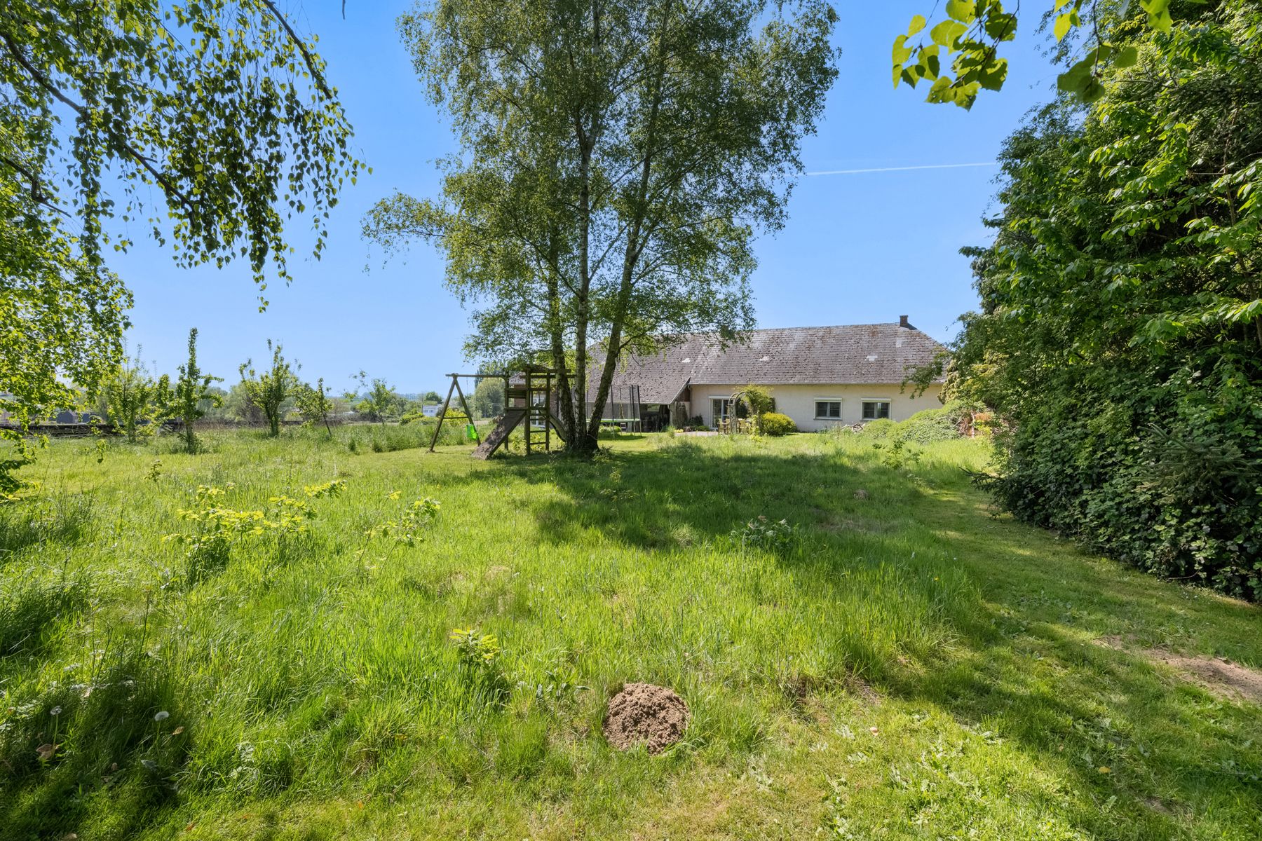 Huis te koop op unieke locatie foto 2