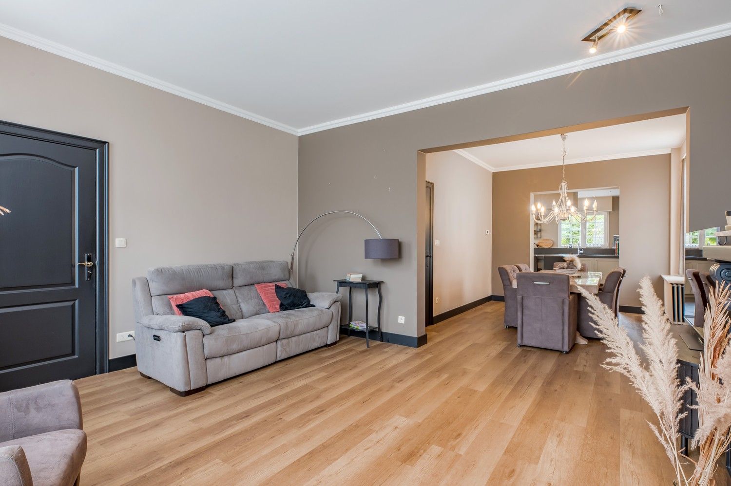 INSTAPKLARE WONING I ZWEMBAD I 4 SLPK foto 9