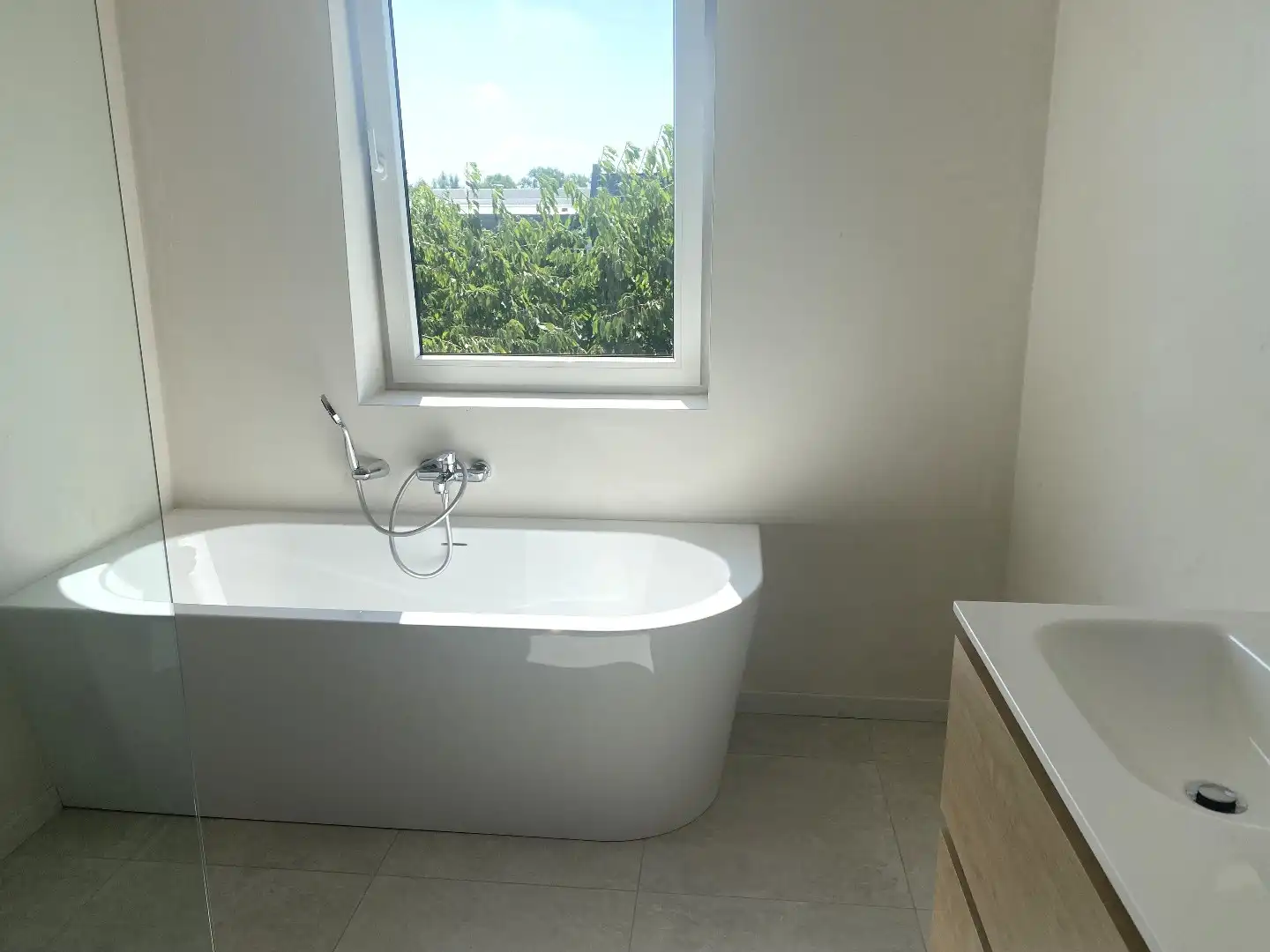 Rustig gelegen, moderne, halfopen nieuwbouwwoning in Machelen (Zulte) foto 9