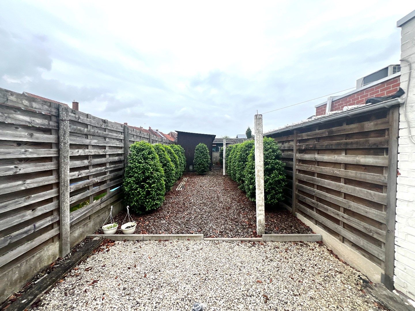 Centraal gelegen rijwoning met tuin in Harelbeke foto 15