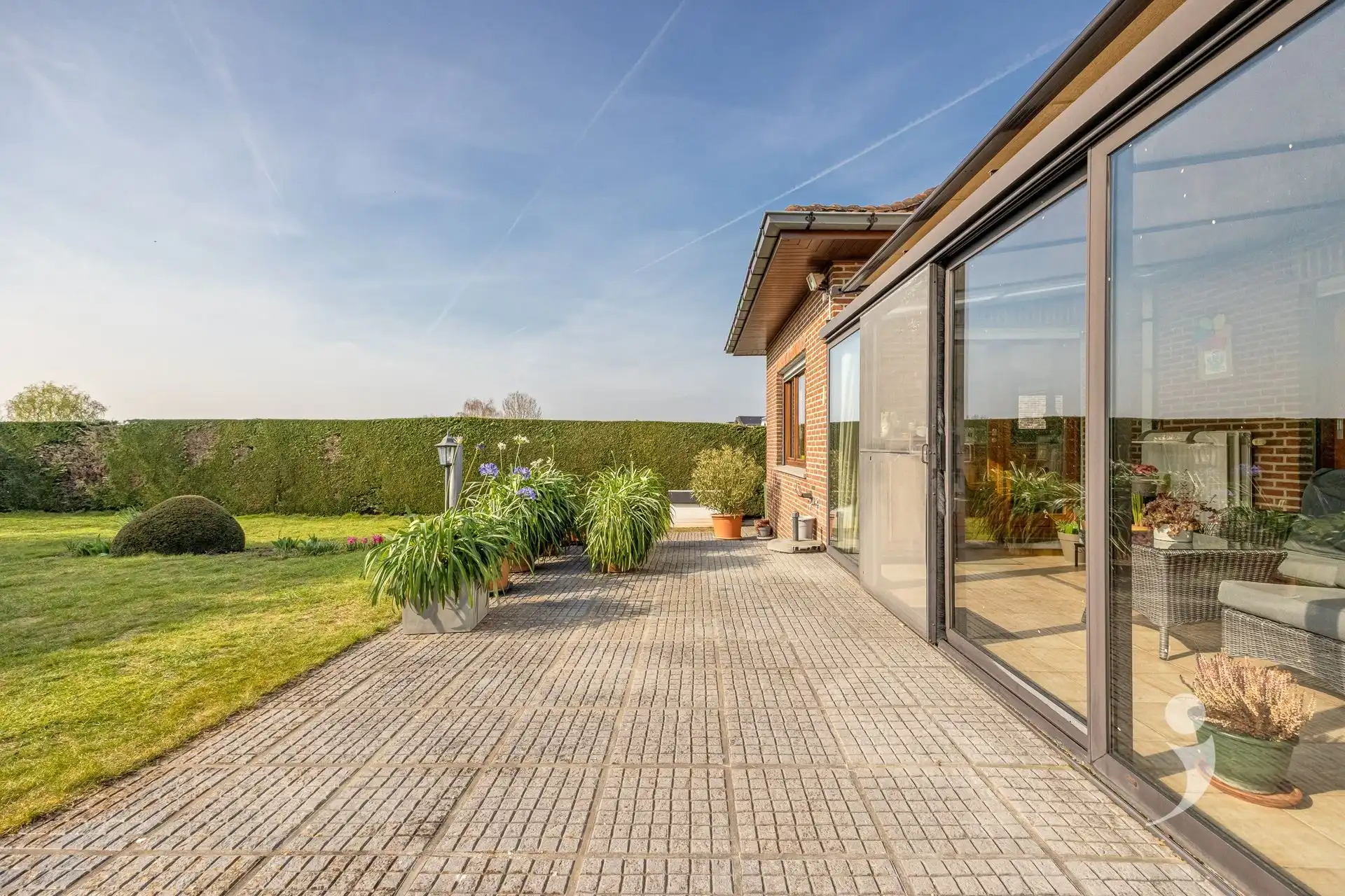 Instapklare en ruime woning met zicht op de velden! foto 27