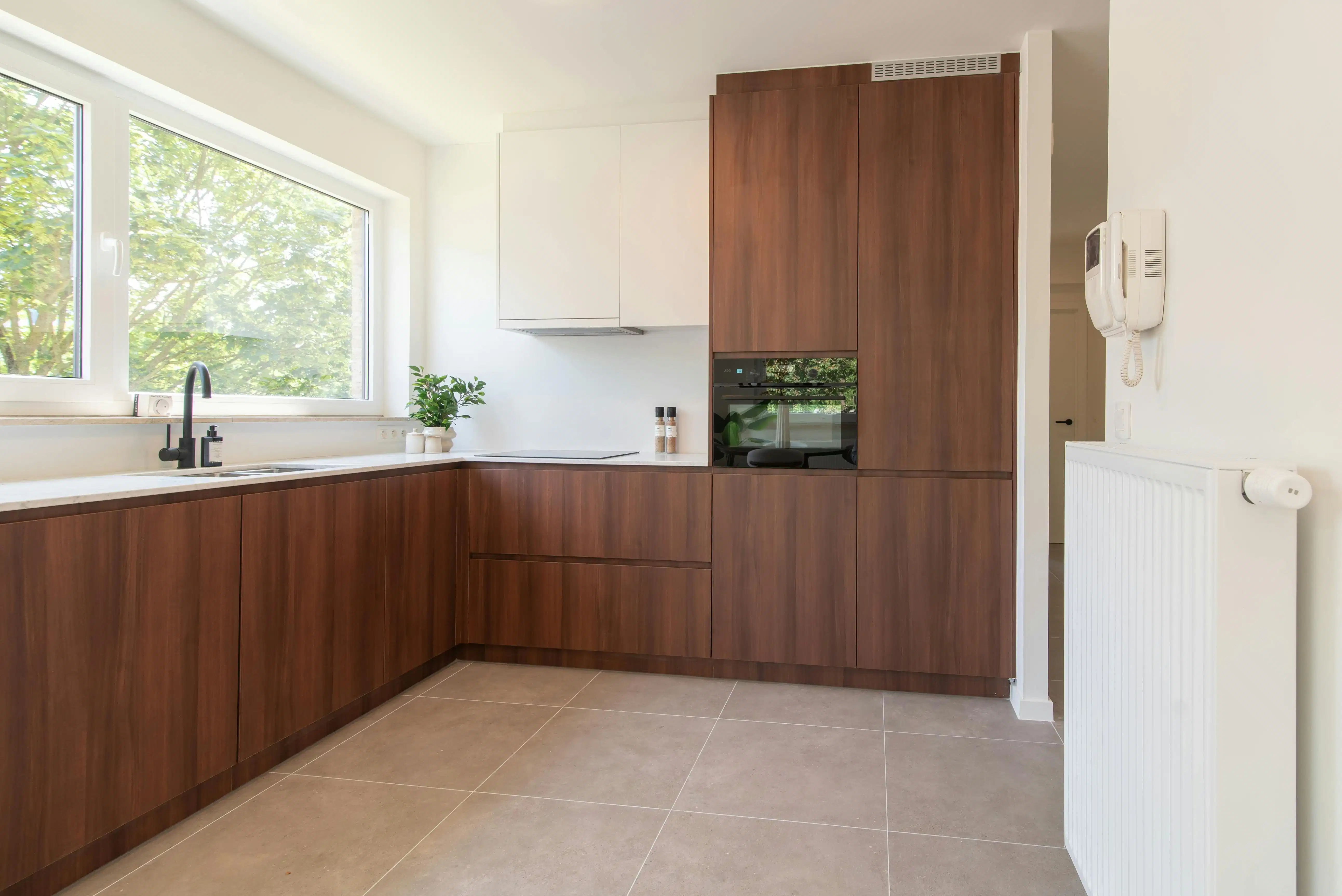 Schitterend gerenoveerd appartement met een prachtig open zicht foto 6
