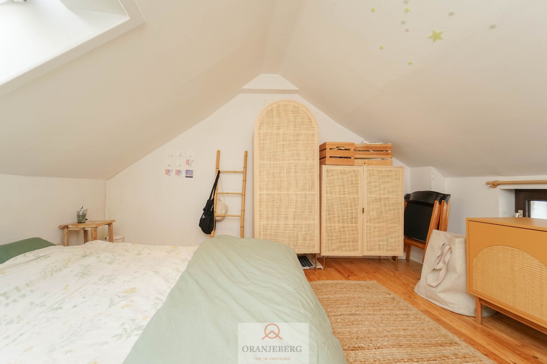 Charmante gerenoveerde woning met terras op topligging! foto 15