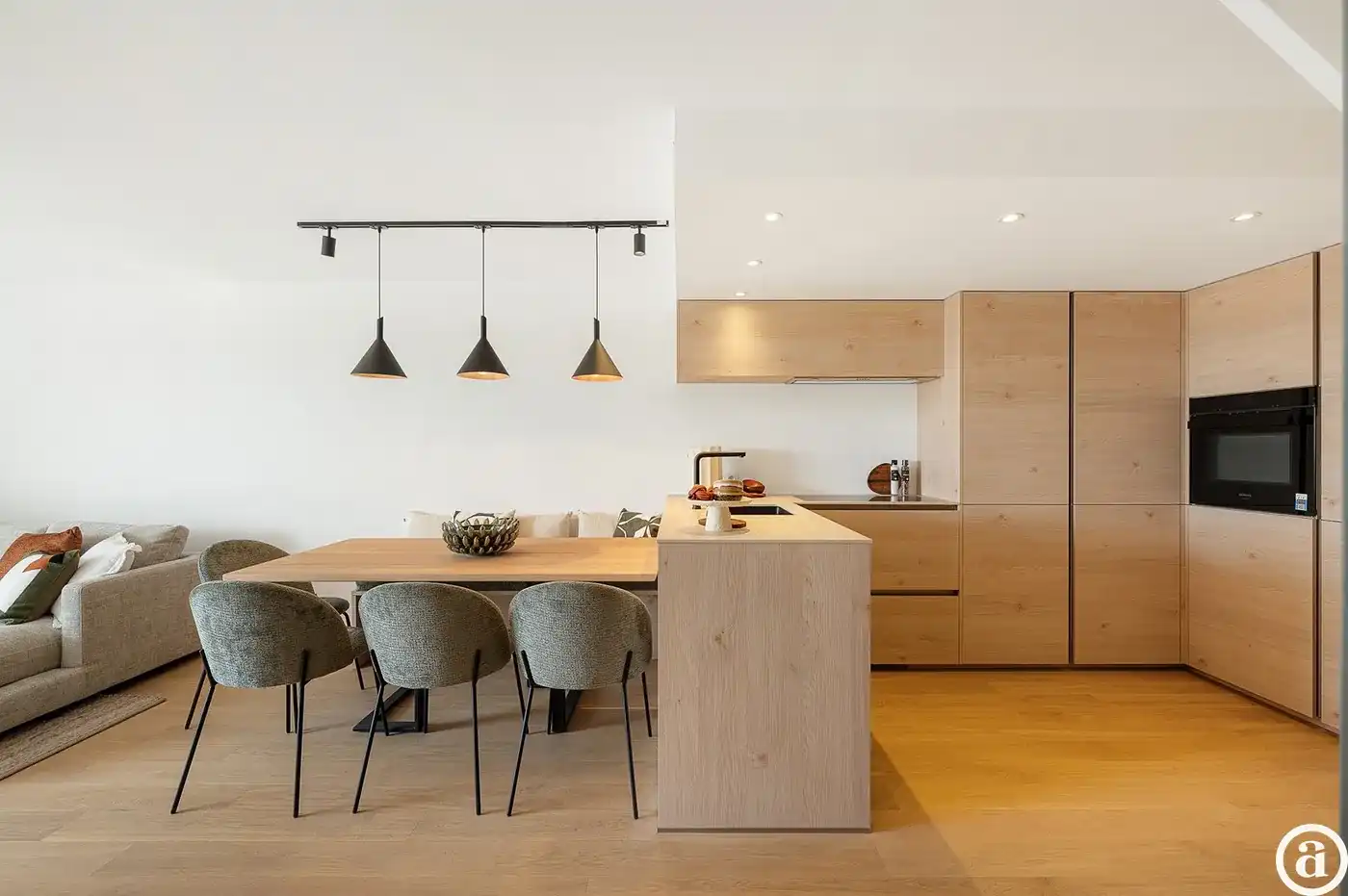 Zonnig gerenoveerd duplex penthouse appartement te Zoute.  foto 6
