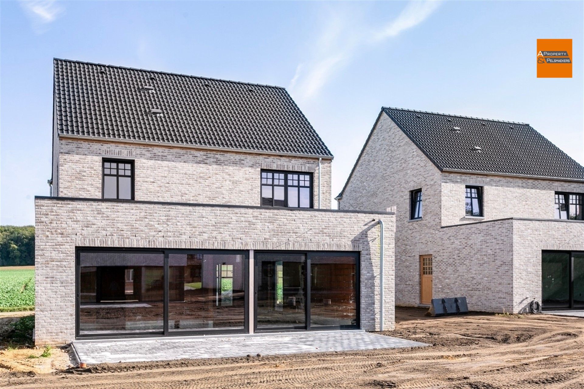 Nieuwbouwwoning met 4 slaapkamers foto 12