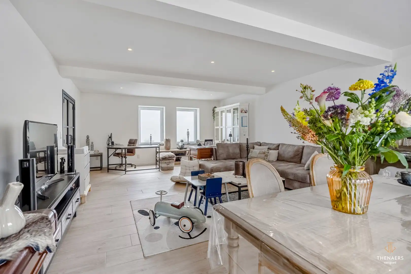 Karaktervolle hoevewoning met 3 slaapkamers, gezellige binnenkoer en tuin op een perceel van 370 m². foto 5