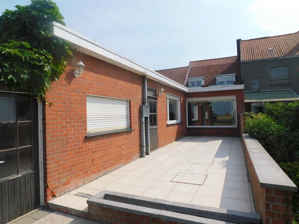 ROESBRUGGE: Grondig te renoveren woonhuis met heel wat ruimte (en dus heel wat mogelijkheden) op een ZW-gericht stuk grond van 454m² totale grondoppervlakte. foto 18