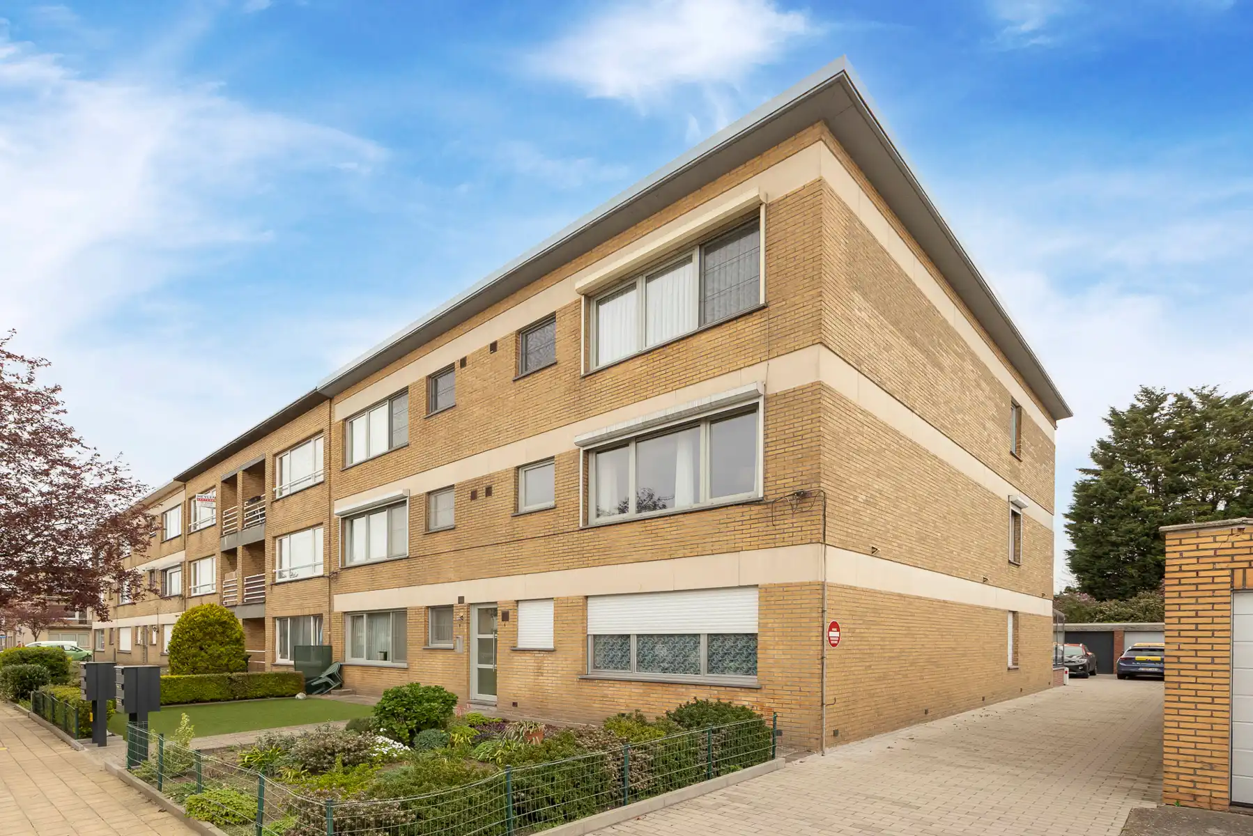 Appartement op de eerste verdieping, inclusief garage, nabij het centrum van Hoevenen! foto 15