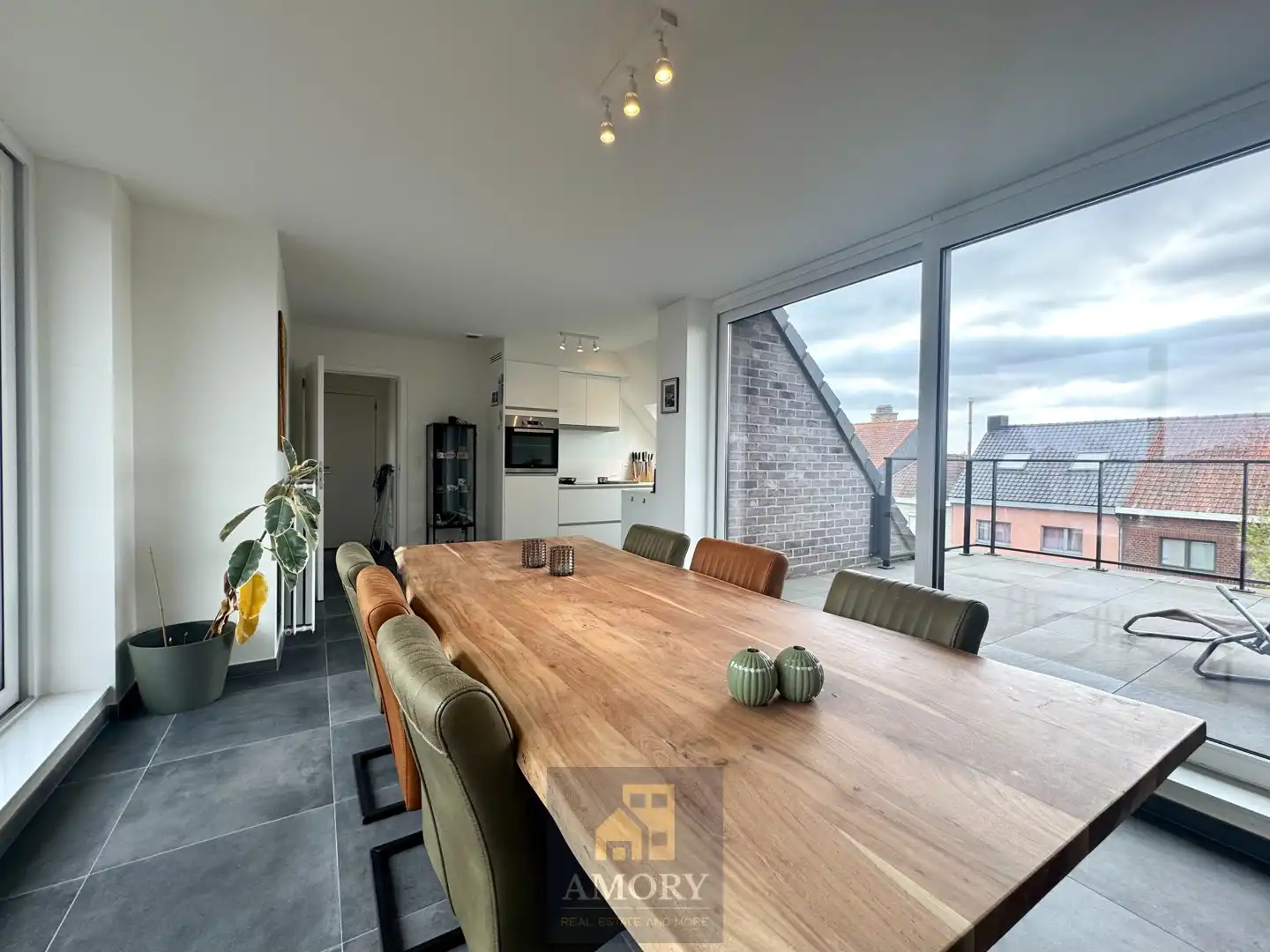 Zonovergoten penthouse met 2 grote terrassen aan Kerkplein te Beveren-Leie foto 8