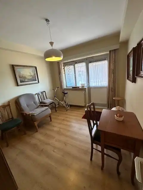 Ruim appartement met prachtig zicht op het marktplein in hartje Neerpelt! foto 14