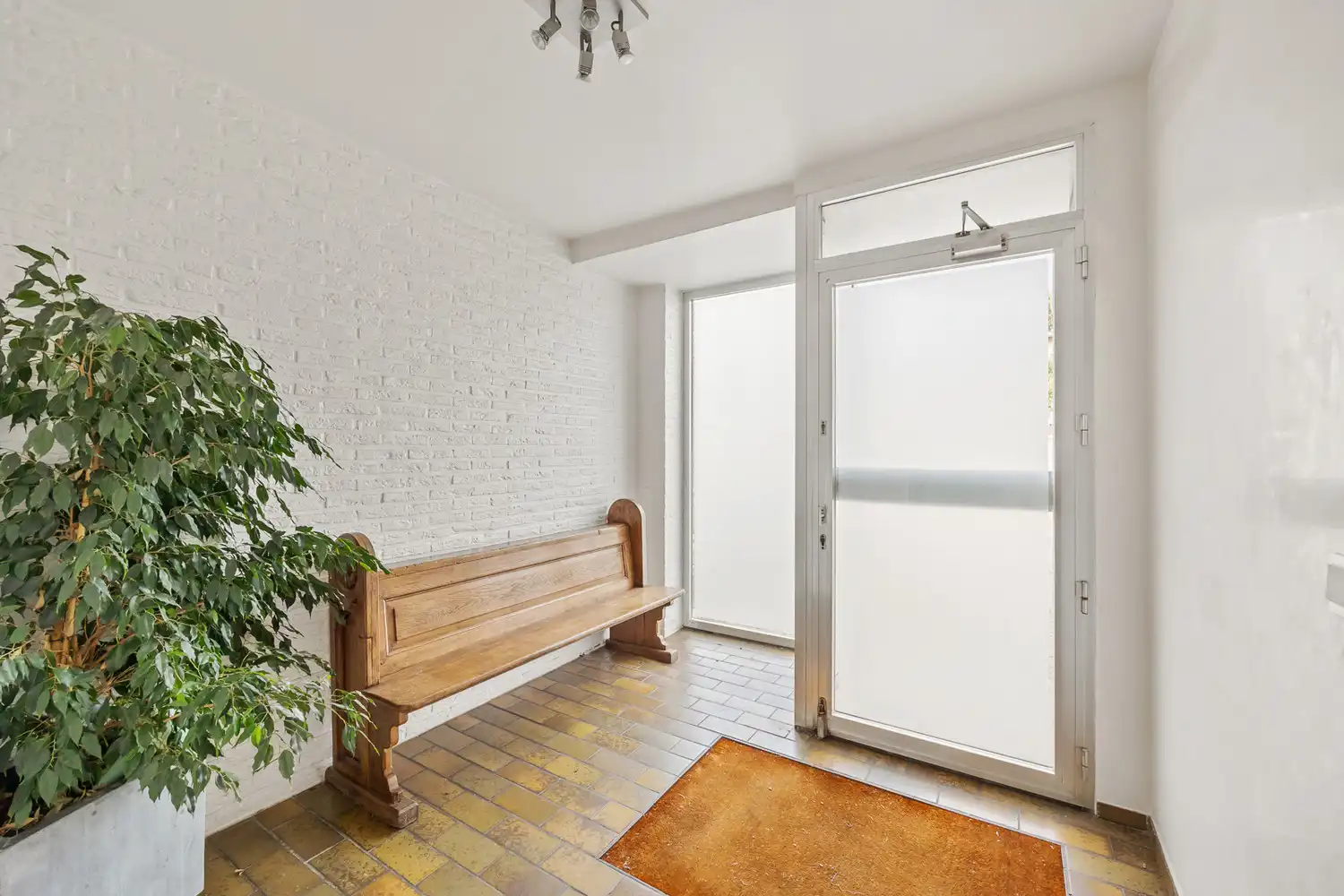 Riante seventies dokterswoning met terras en tuin op gegeerde locatie foto 17