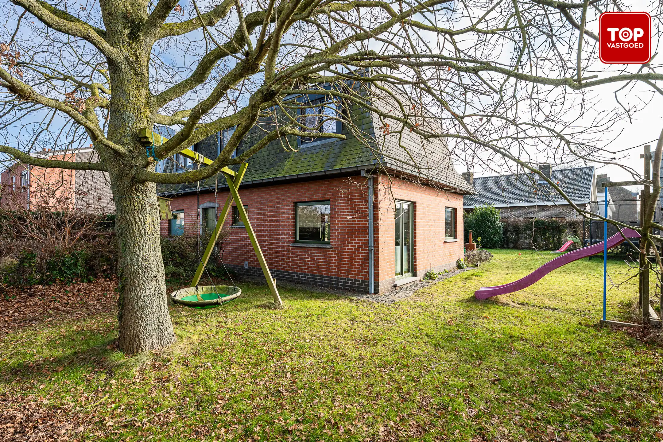 Karakteristieke woning  met 3 slaapkamers en 2 badkamers op riant perceel. foto 29