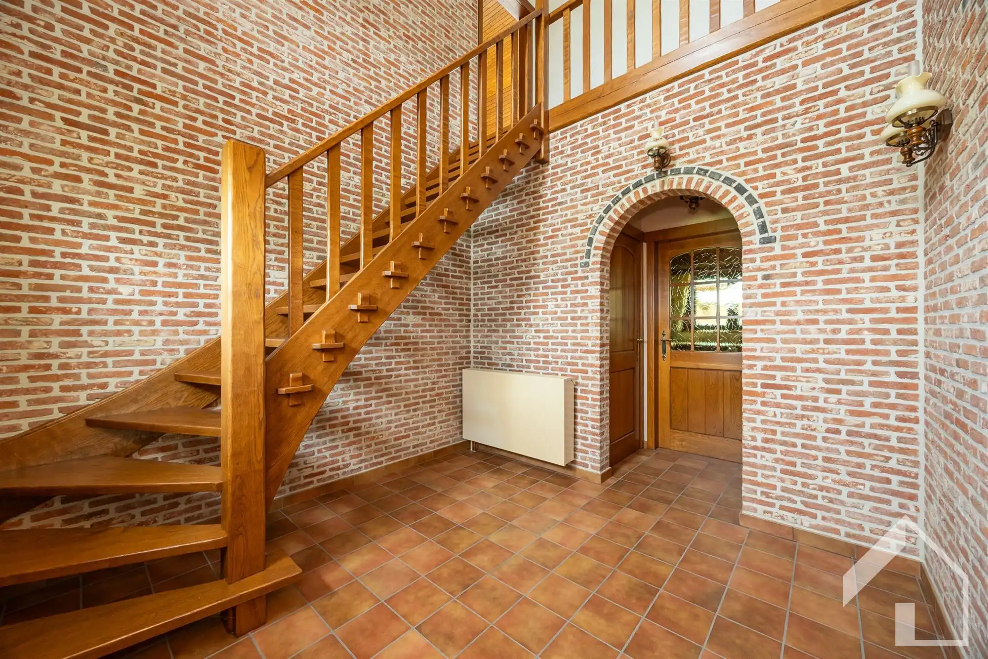 Woning met veel potentieel op een aangename locatie! foto 2