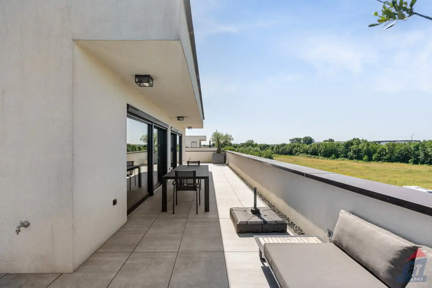 Exclusief penthouse met een indrukwekkend zonneterras van ruim 134 m² in Sint-Truiden foto 12