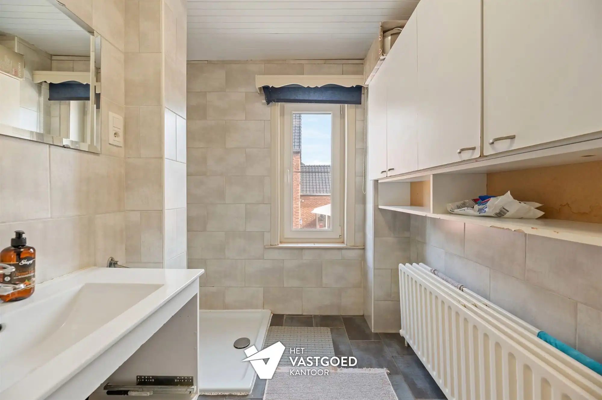 UITERST KNAP GERENOVEERDE WONING MET 3 SLAAPKAMERS GELEGEN OP EEN ZONNIG GEORIENTEERD PERCEEL VAN 7A32CA TE BEVERLO foto 17