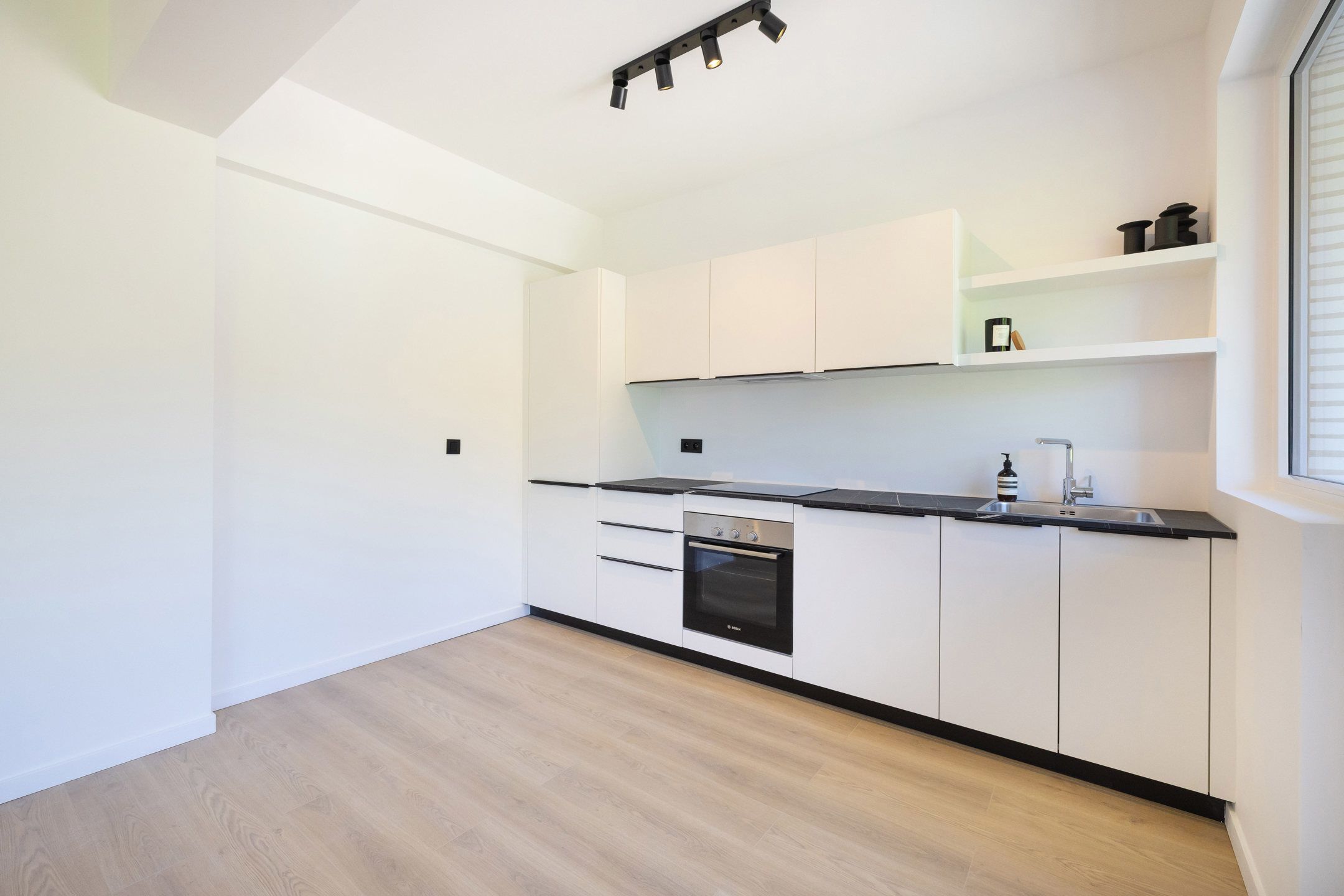 Volledig gerenoveerd appartement - EPC: B- foto 2