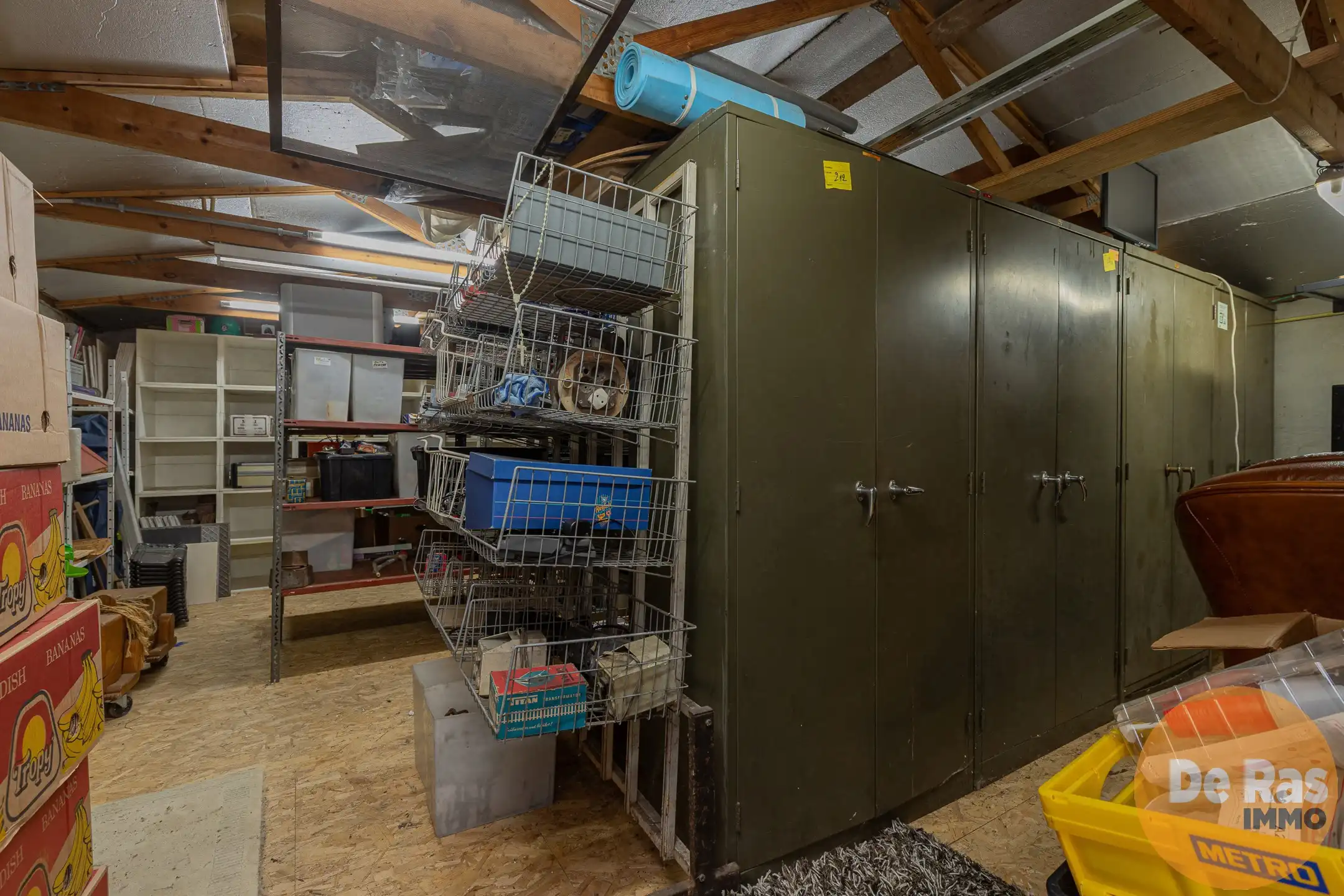 IZEGEM - Stevige HOB met ruime loods foto 19