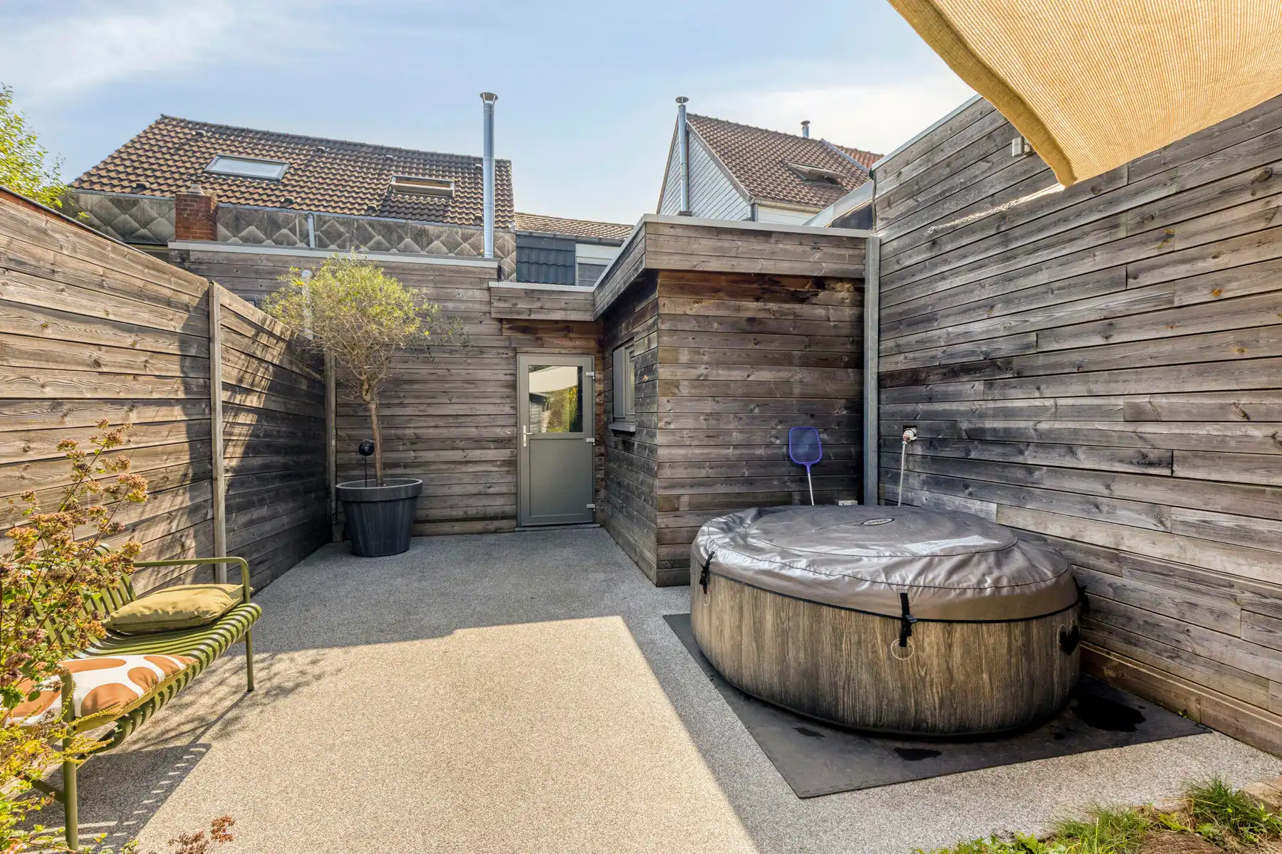 Instapklare woning met gezellige tuin en terras in het centrum van Opwijk! foto 27