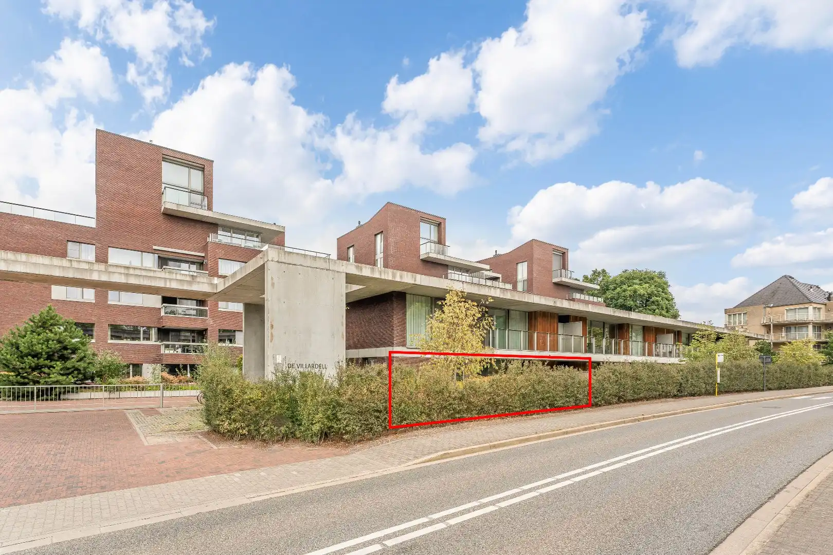 Exclusief gelijkvloers appartement met ruime terrassen, 2 slpk, extra brede autostaanplaats, centrum Genk foto 31