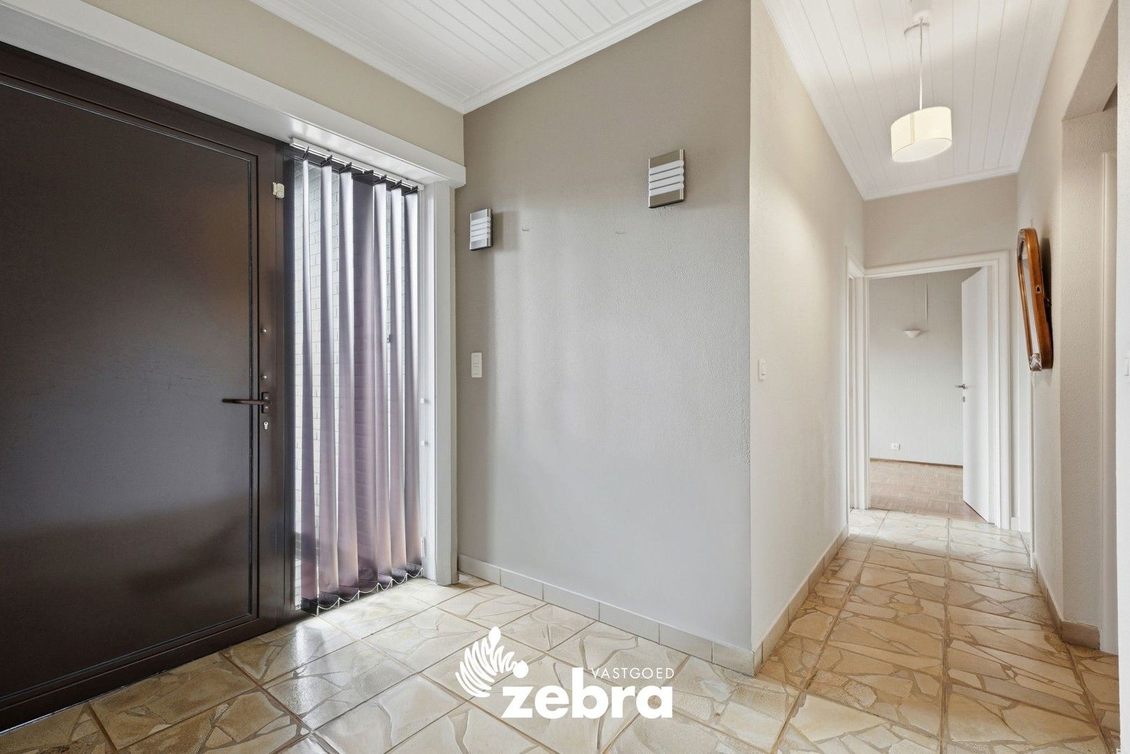 Vrijstaande bungalow op + 1.000 m² met rustige ligging foto 3