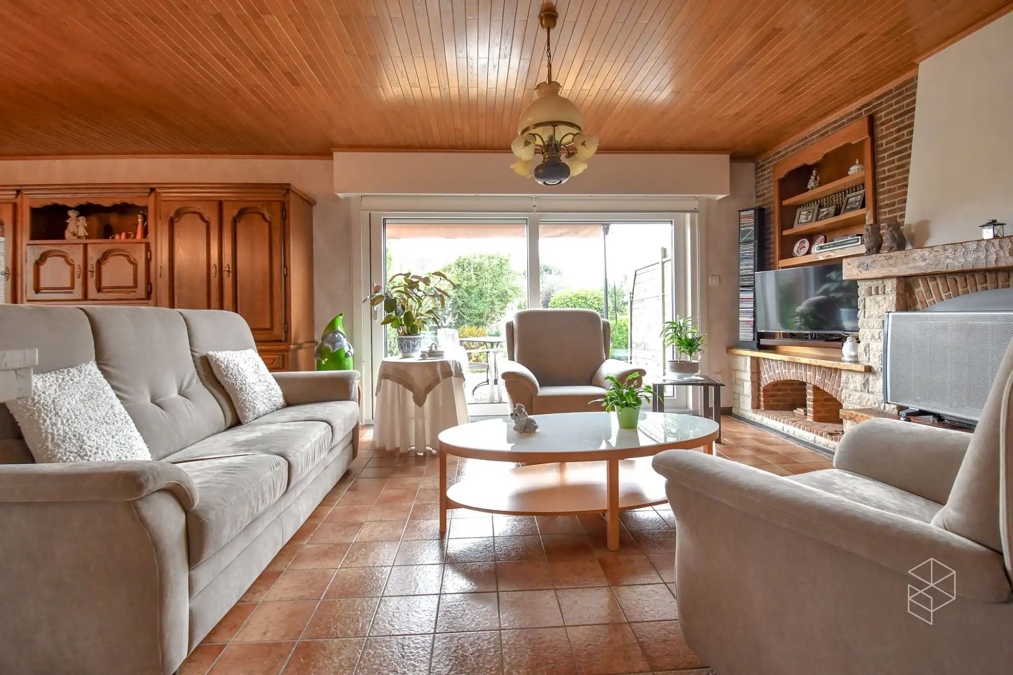 Ruime woning met grote tuin te Oostkamp foto 5