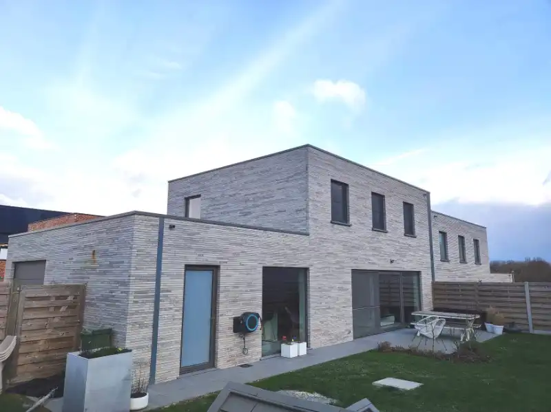 Recente woning foto {{pictureIndex}}