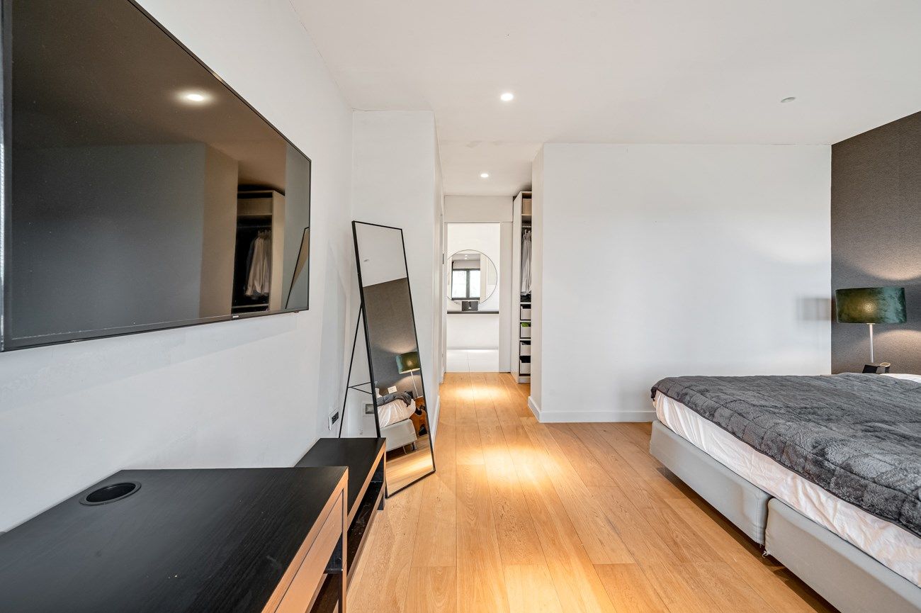 Exclusieve, ruime, instapklare villa in een doodlopende straat foto 18