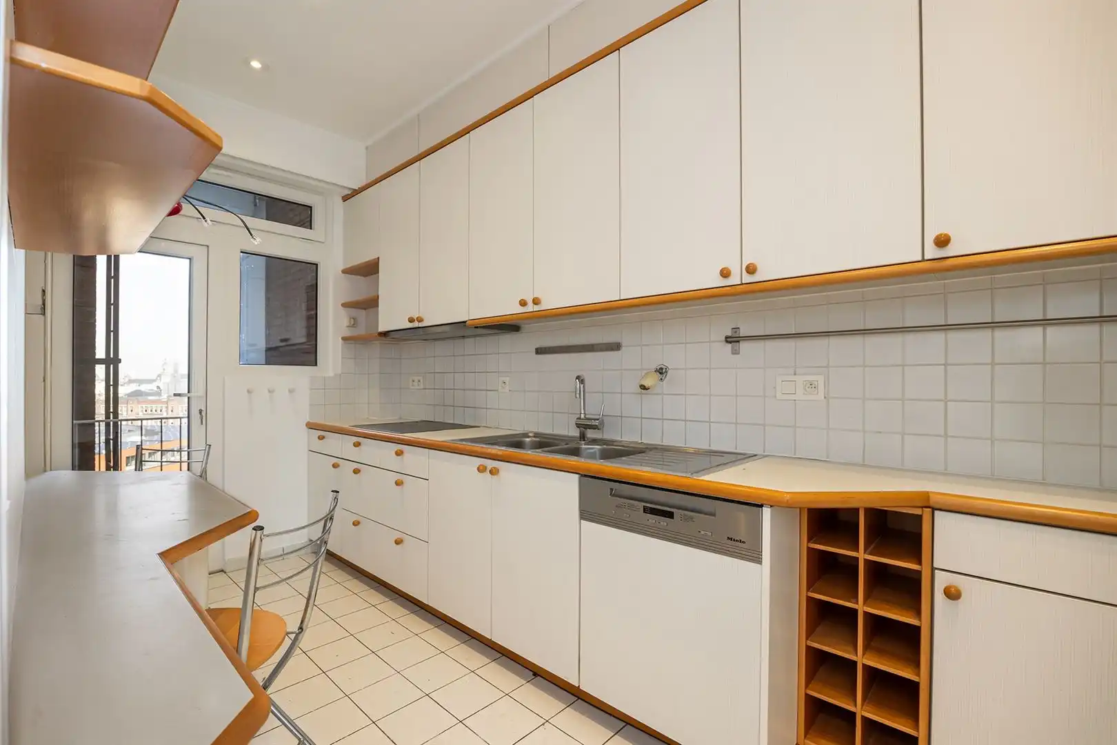 3-slaapkamer appartement met mooi stadszicht foto 6