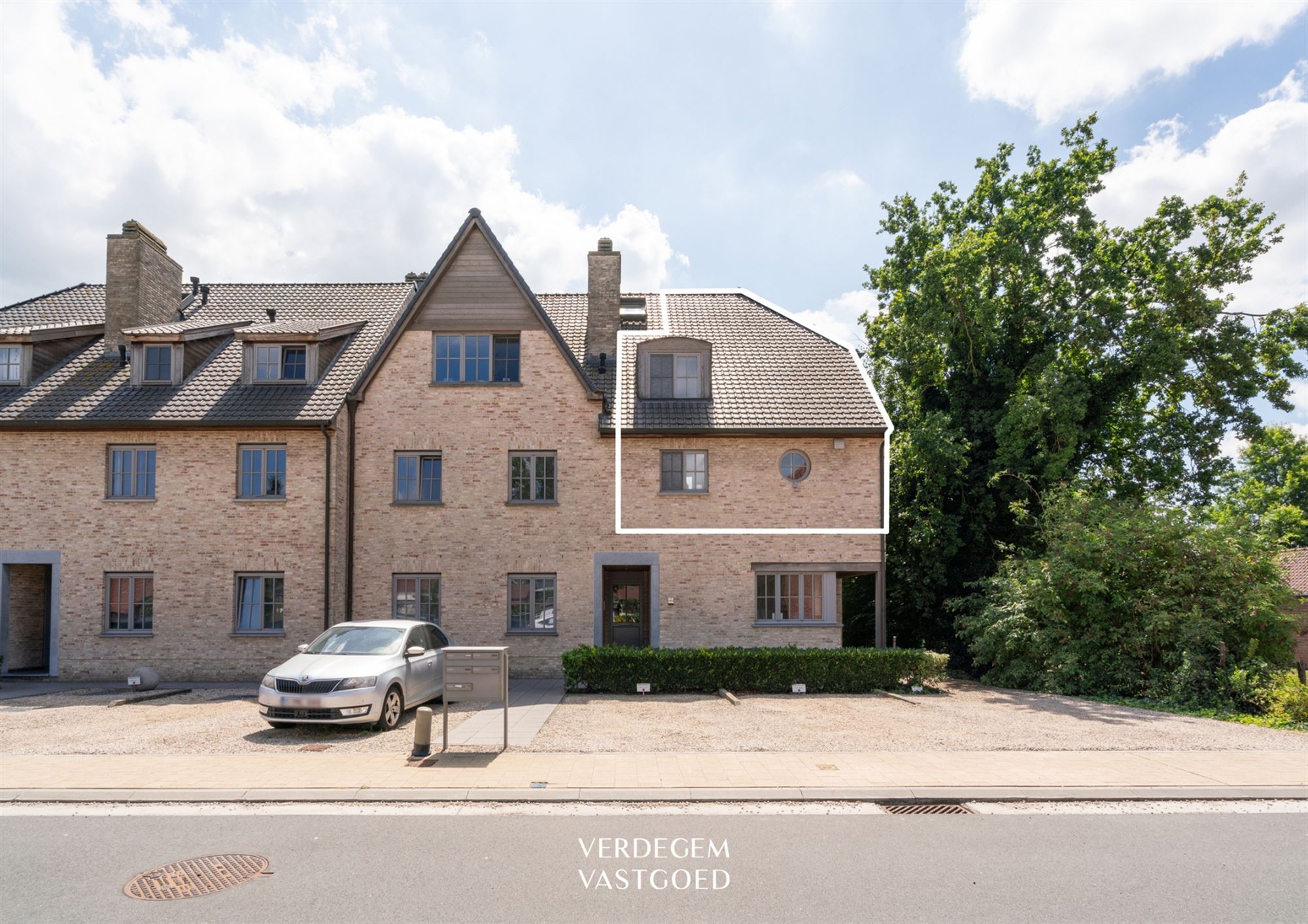 Prachtig appartement in landelijke stijl met groot terras, 2 slaapkamers, unieke carport en gemeenschappelijke tuin foto 16
