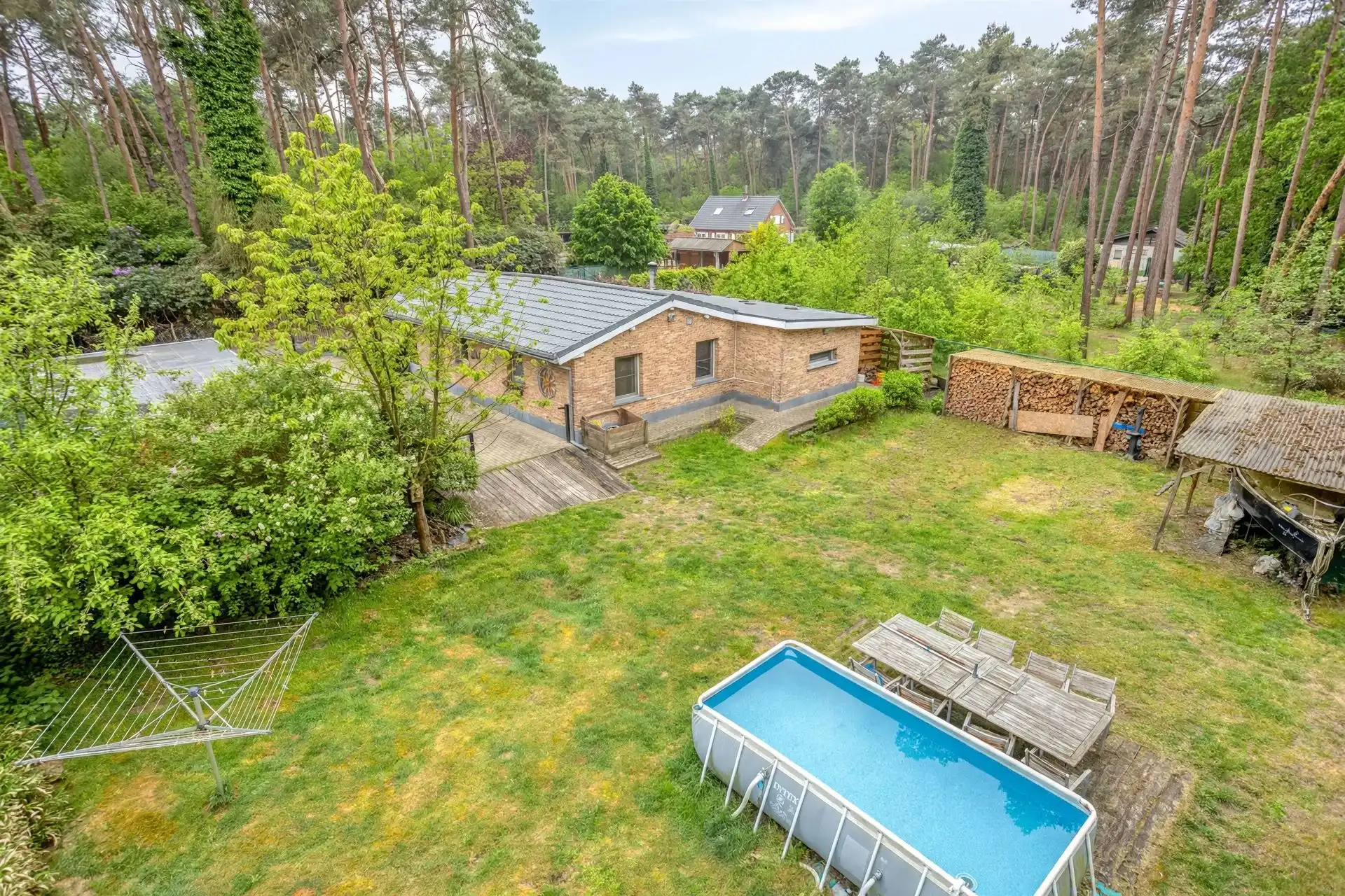 Verzorgde recreatiewoning op een rustige, bosrijke locatie! foto 2