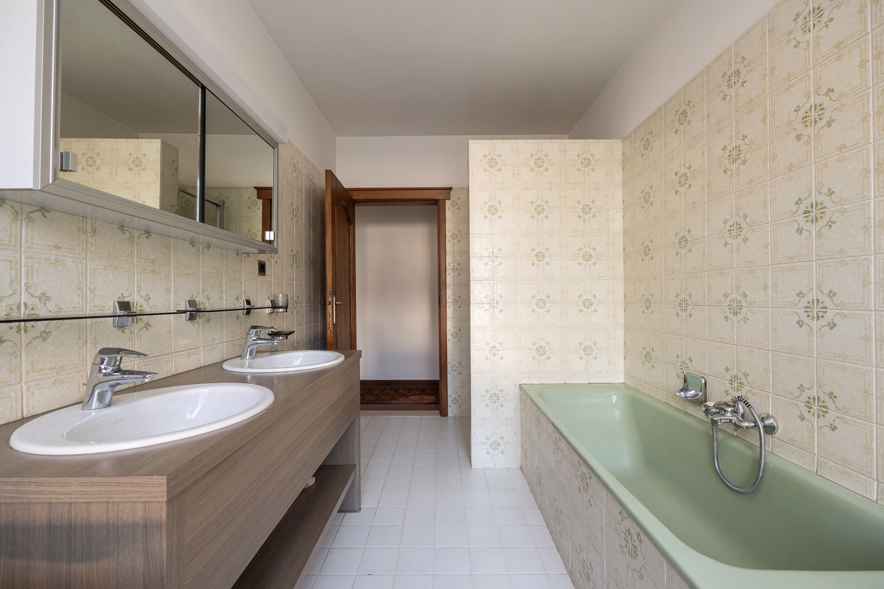 Laagbouwvilla met 3 slaapkamers op perceel grond van 1.831m². Zuidoost georiënteerd.  foto 12