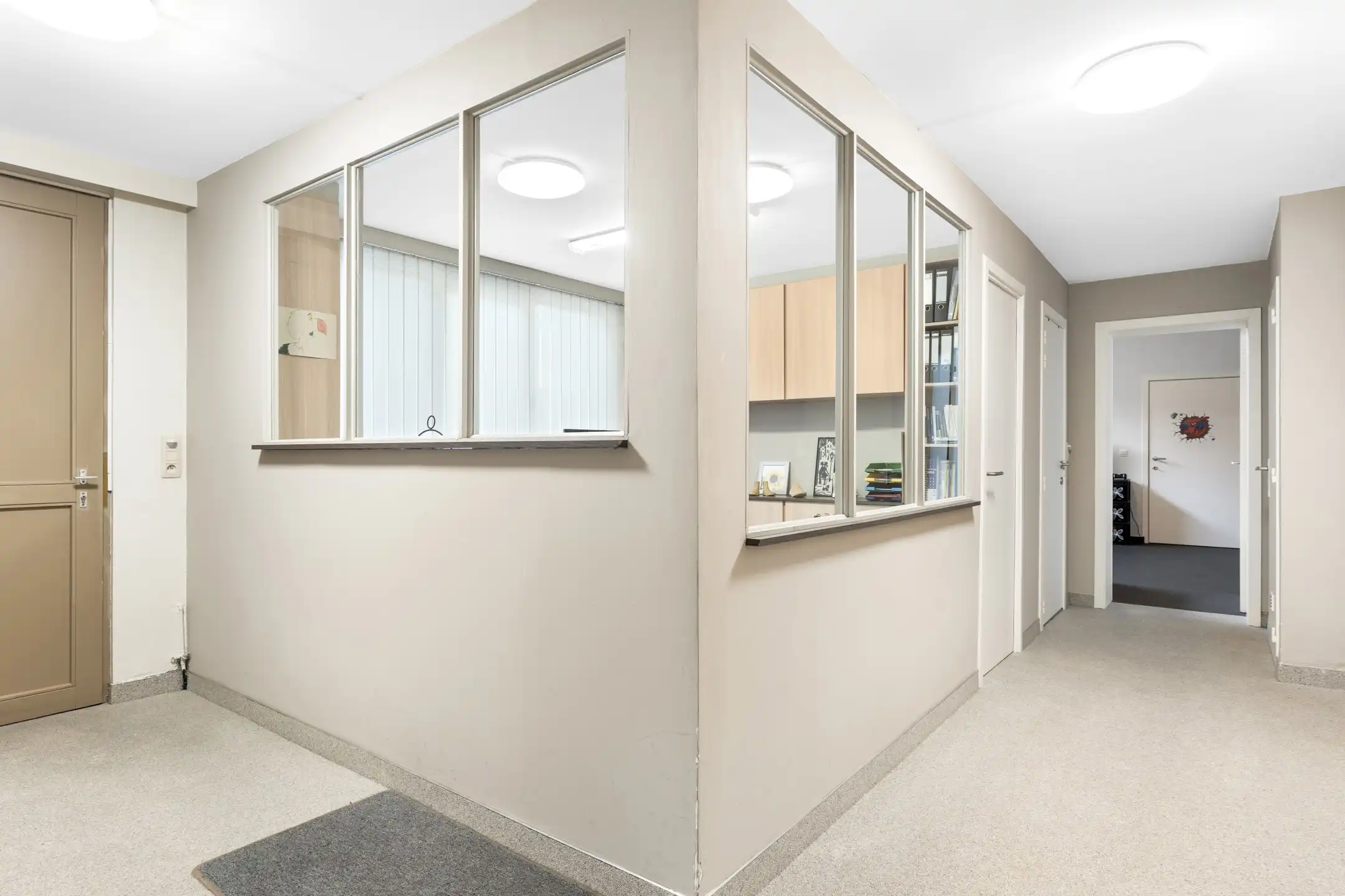 instapklare woning met handels- of kantoorruimte  foto 9